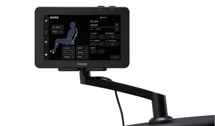 8インチの大型タッチパネル