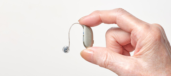 騒音下でも鮮やかな聞き取りができるAI補聴器　「FUJI BACH Köln（ケルン）」